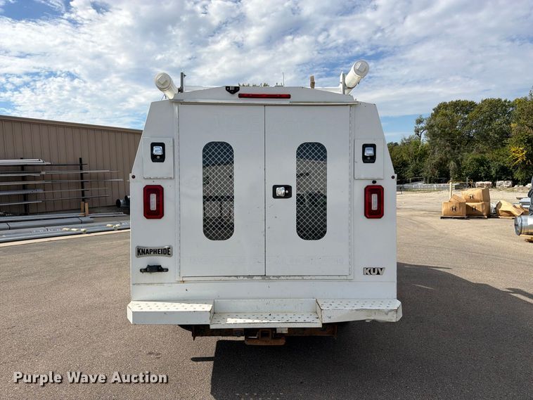 image for item DT3051 2018 GMC Savana utility van
