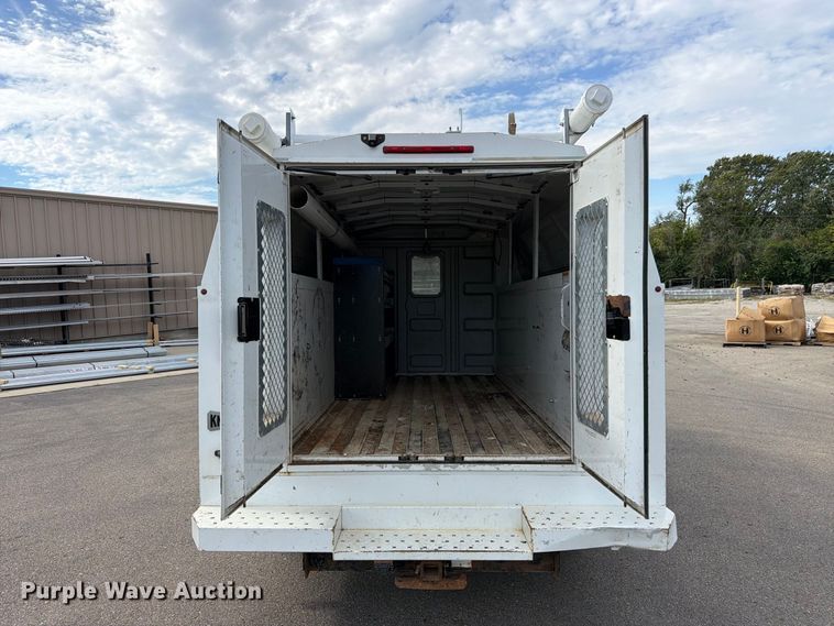 image for item DT3051 2018 GMC Savana utility van