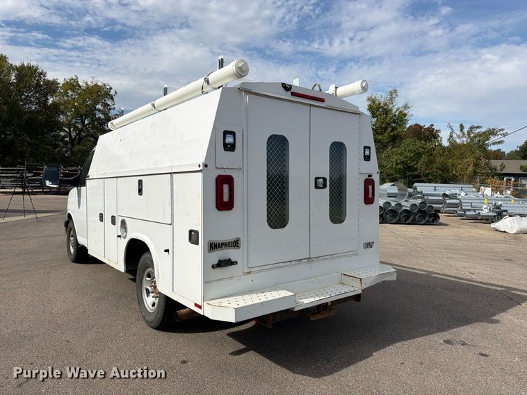 image for item DT3051 2018 GMC Savana utility van