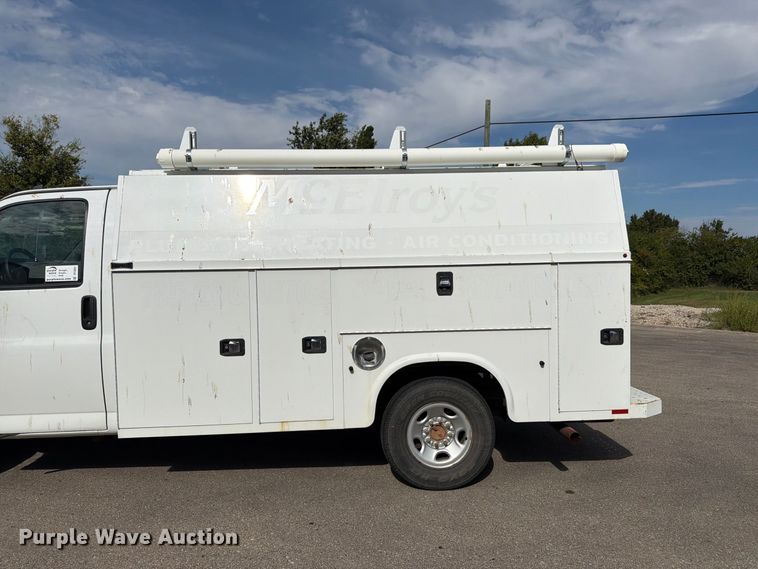 image for item DT3051 2018 GMC Savana utility van