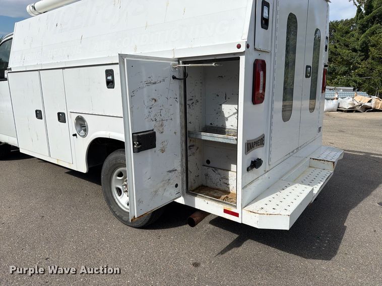image for item DT3051 2018 GMC Savana utility van