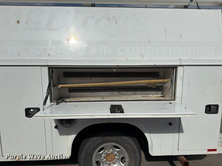 image for item DT3051 2018 GMC Savana utility van