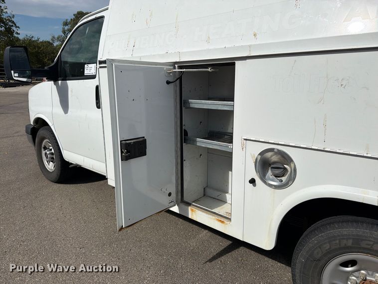 image for item DT3051 2018 GMC Savana utility van