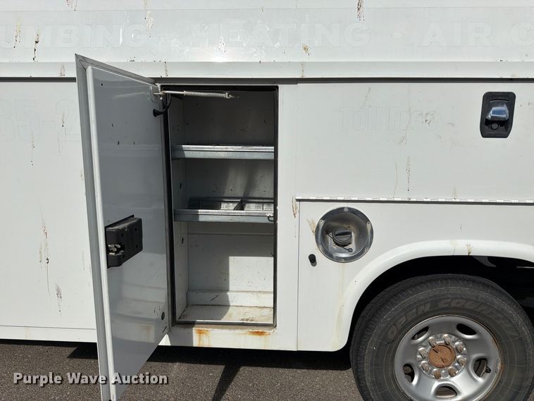 image for item DT3051 2018 GMC Savana utility van