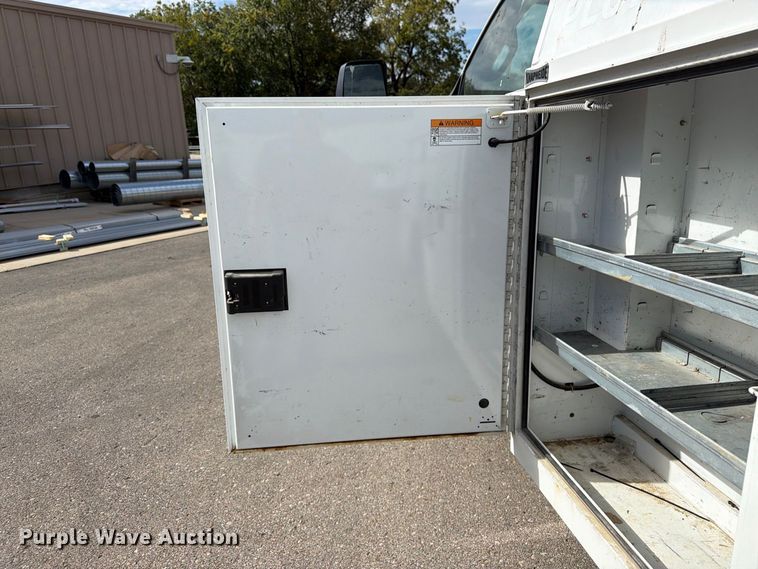 image for item DT3051 2018 GMC Savana utility van