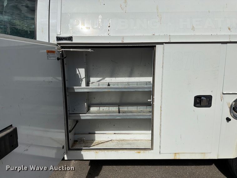 image for item DT3051 2018 GMC Savana utility van