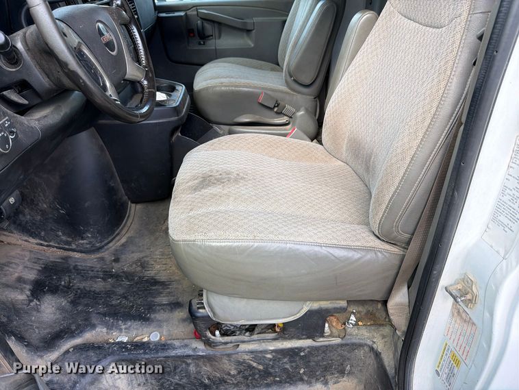 image for item DT3051 2018 GMC Savana utility van