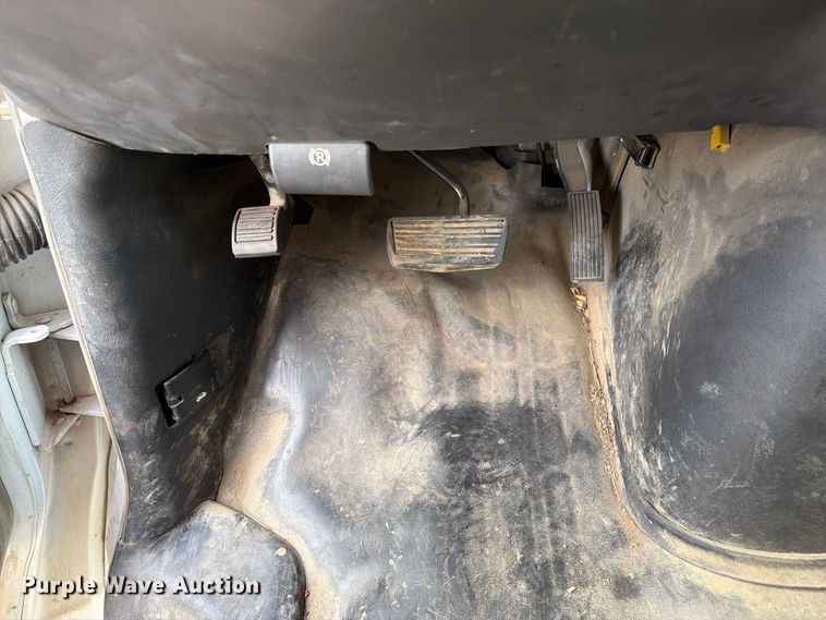 image for item DT3051 2018 GMC Savana utility van
