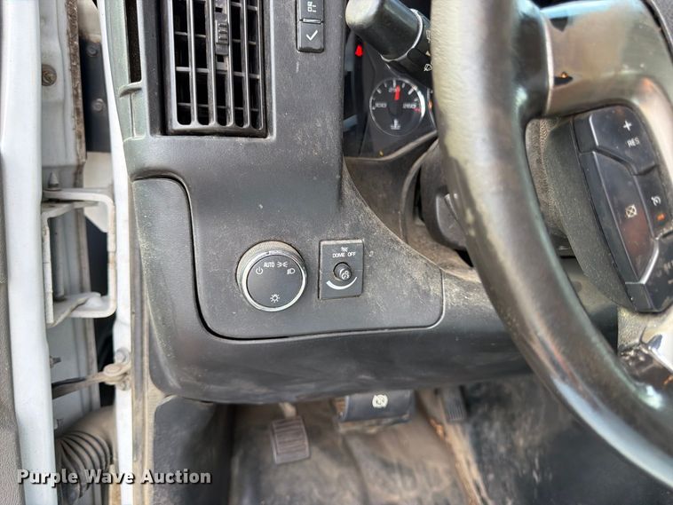 image for item DT3051 2018 GMC Savana utility van