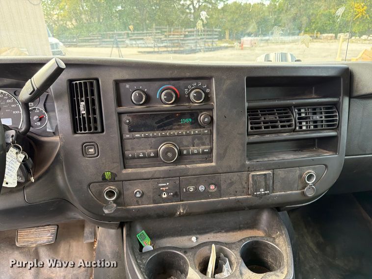 image for item DT3051 2018 GMC Savana utility van