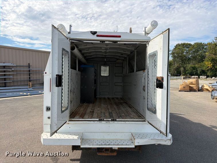 image for item DT3051 2018 GMC Savana utility van
