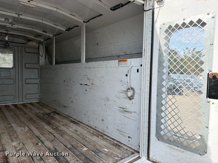 image for item DT3051 2018 GMC Savana utility van