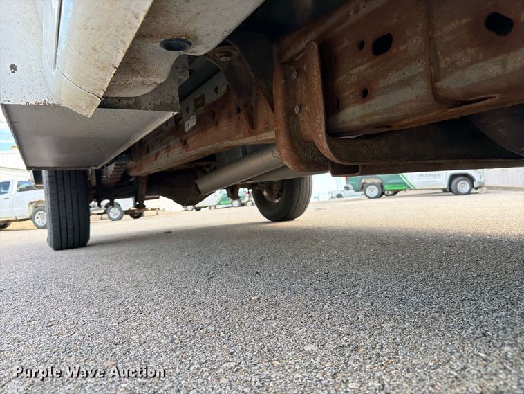 image for item DT3051 2018 GMC Savana utility van