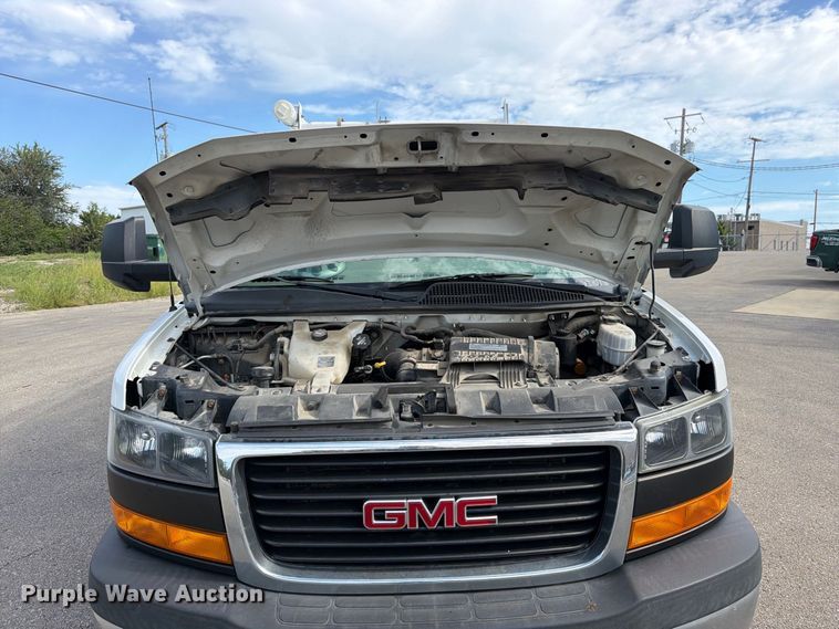 image for item DT3051 2018 GMC Savana utility van