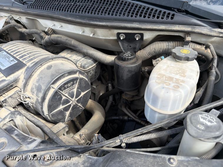image for item DT3051 2018 GMC Savana utility van