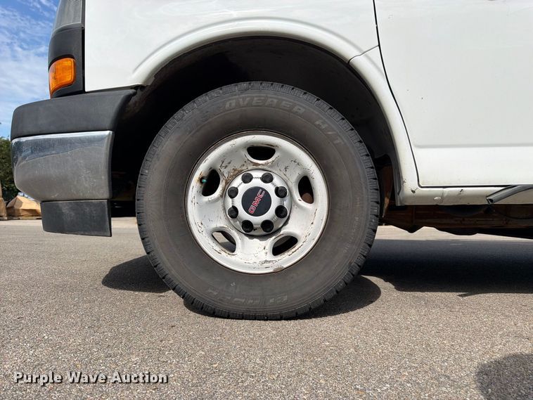 image for item DT3051 2018 GMC Savana utility van