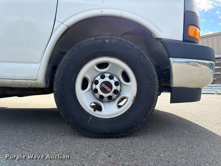 image for item DT3051 2018 GMC Savana utility van