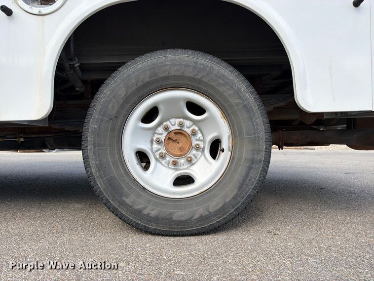 image for item DT3051 2018 GMC Savana utility van