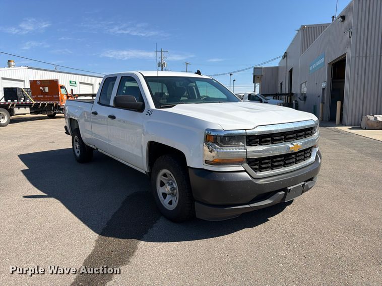 image for item DT3052 2016 Chevrolet Silverado 1500 Ext. Cab pickup truck