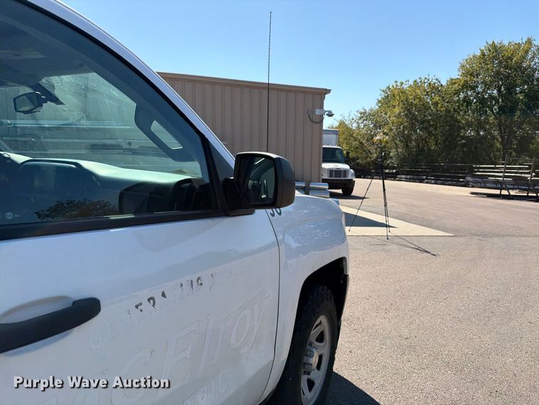image for item DT3052 2016 Chevrolet Silverado 1500 Ext. Cab pickup truck