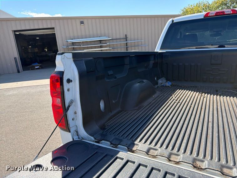 image for item DT3052 2016 Chevrolet Silverado 1500 Ext. Cab pickup truck