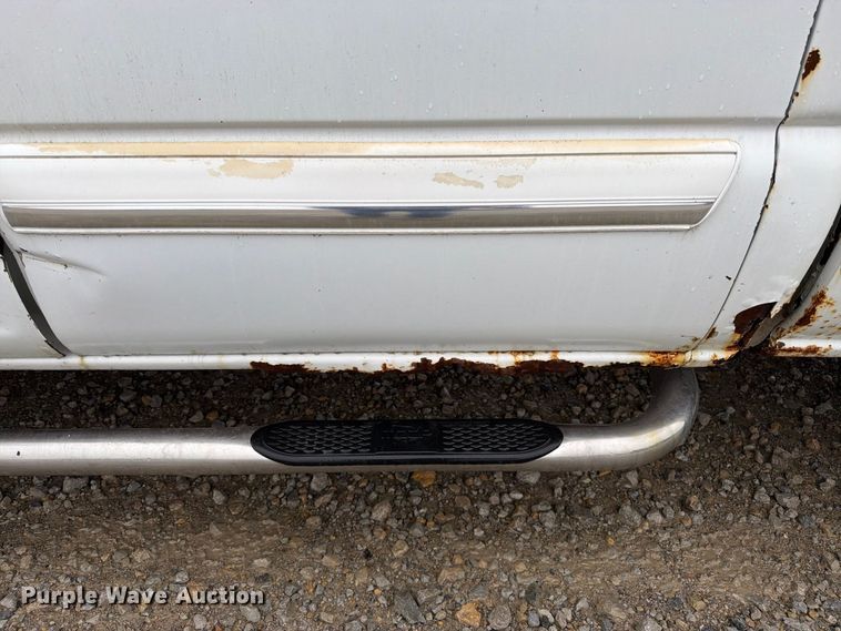 image for item DT3070 2005 Chevrolet Silverado 2500 Crew Cab pickup truck
