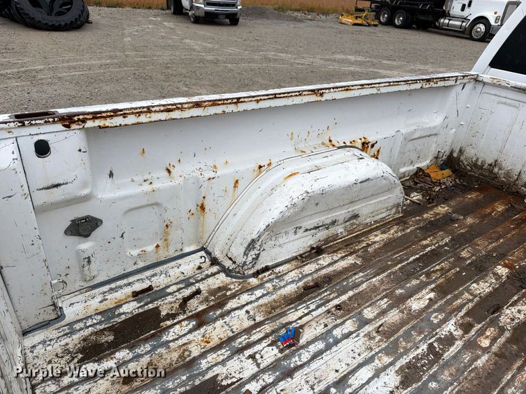 image for item DT3070 2005 Chevrolet Silverado 2500 Crew Cab pickup truck