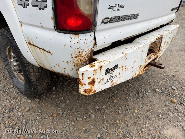 image for item DT3070 2005 Chevrolet Silverado 2500 Crew Cab pickup truck