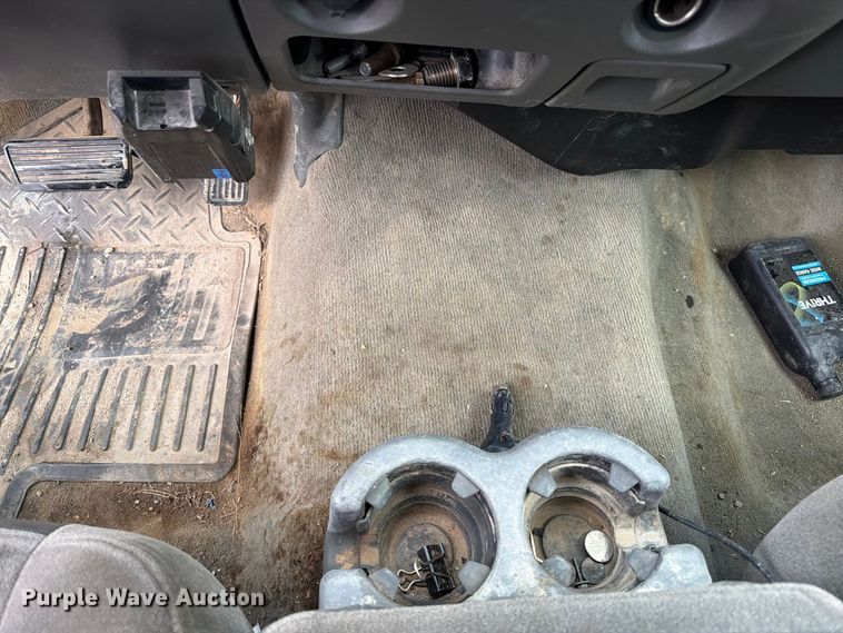 image for item DT3070 2005 Chevrolet Silverado 2500 Crew Cab pickup truck