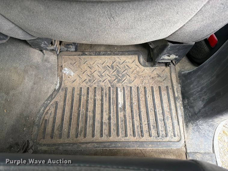 image for item DT3070 2005 Chevrolet Silverado 2500 Crew Cab pickup truck