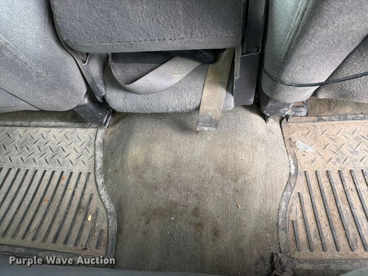 image for item DT3070 2005 Chevrolet Silverado 2500 Crew Cab pickup truck