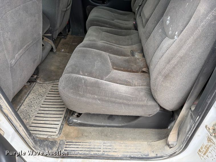 image for item DT3070 2005 Chevrolet Silverado 2500 Crew Cab pickup truck