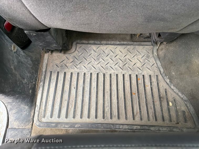 image for item DT3070 2005 Chevrolet Silverado 2500 Crew Cab pickup truck