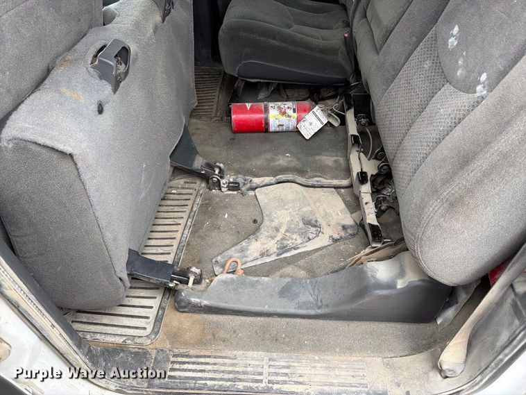 image for item DT3070 2005 Chevrolet Silverado 2500 Crew Cab pickup truck
