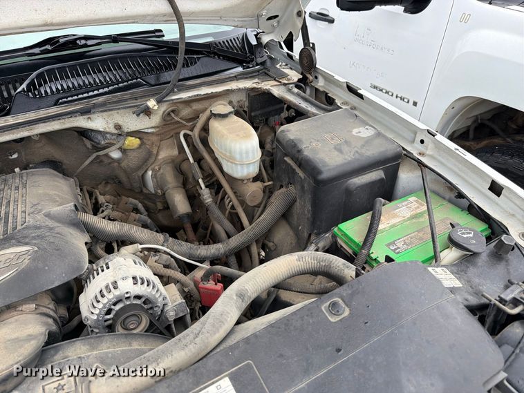 image for item DT3070 2005 Chevrolet Silverado 2500 Crew Cab pickup truck