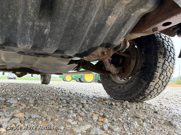 image for item DT3070 2005 Chevrolet Silverado 2500 Crew Cab pickup truck