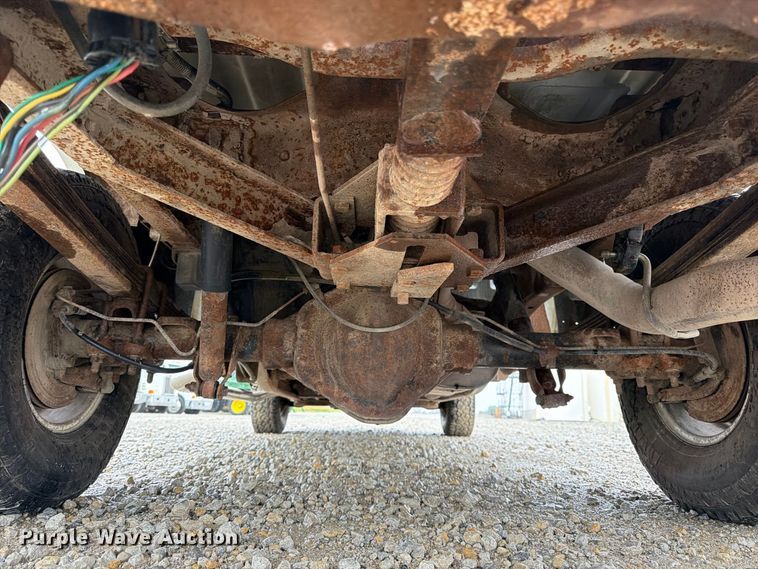 image for item DT3070 2005 Chevrolet Silverado 2500 Crew Cab pickup truck
