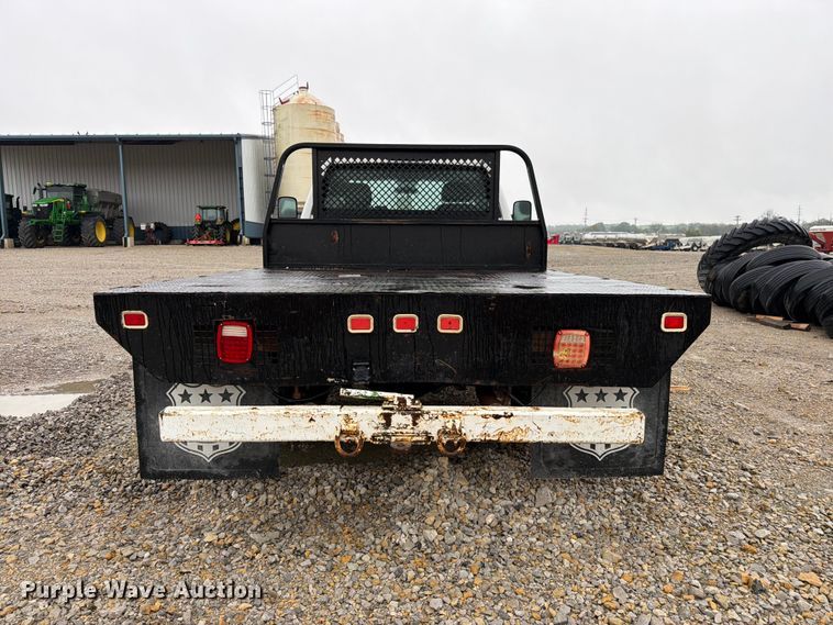 image for item DT3071 2009 Chevrolet Silverado 3500HD flatbed pickup truck