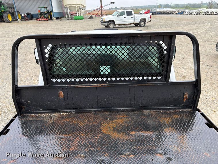 image for item DT3071 2009 Chevrolet Silverado 3500HD flatbed pickup truck