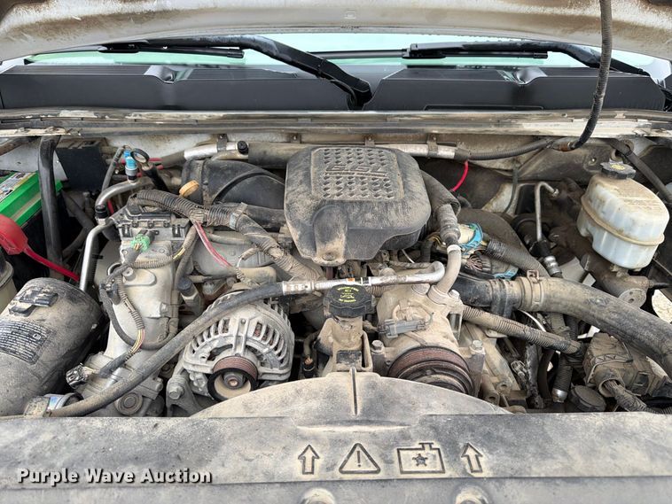 image for item DT3071 2009 Chevrolet Silverado 3500HD flatbed pickup truck