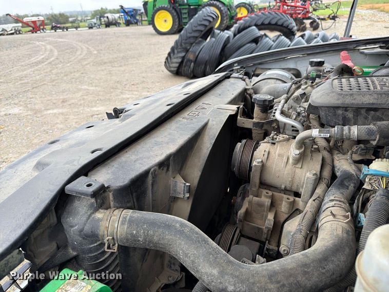 image for item DT3071 2009 Chevrolet Silverado 3500HD flatbed pickup truck