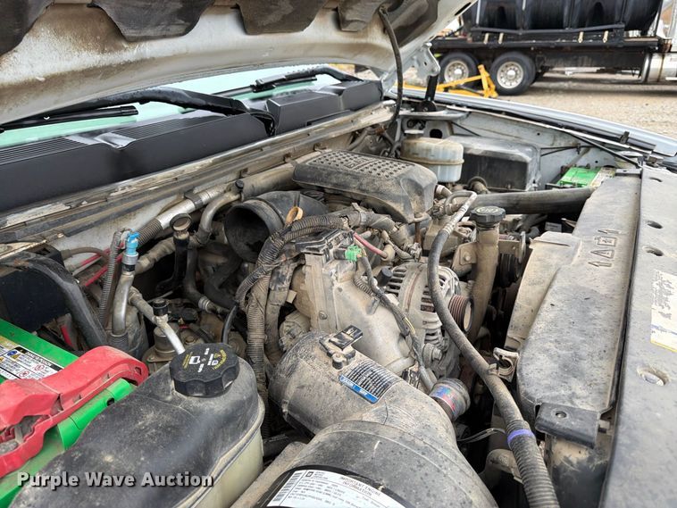 image for item DT3071 2009 Chevrolet Silverado 3500HD flatbed pickup truck