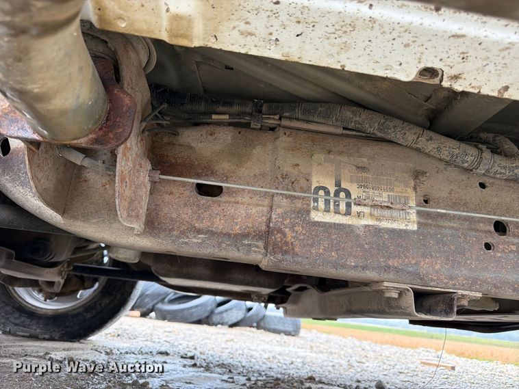 image for item DT3071 2009 Chevrolet Silverado 3500HD flatbed pickup truck