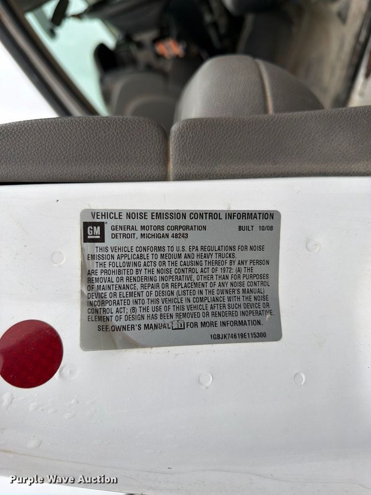 image for item DT3071 2009 Chevrolet Silverado 3500HD flatbed pickup truck
