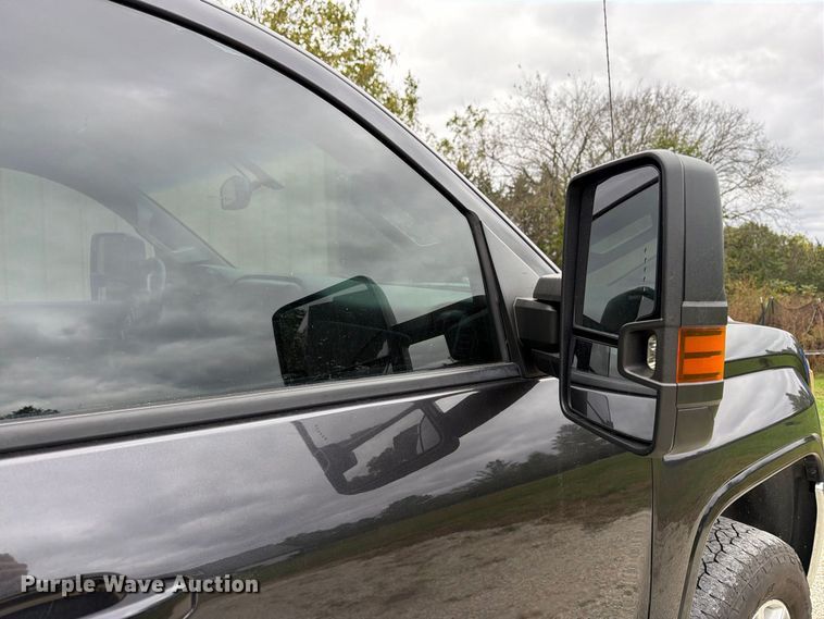 image for item DT3074 2016 GMC Sierra 3500HD Ext. Cab utility bed pickup truck