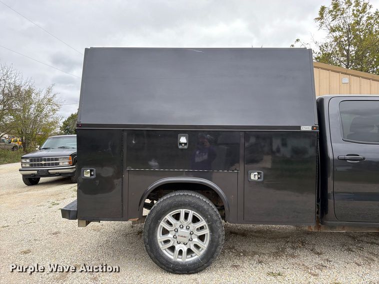 image for item DT3074 2016 GMC Sierra 3500HD Ext. Cab utility bed pickup truck