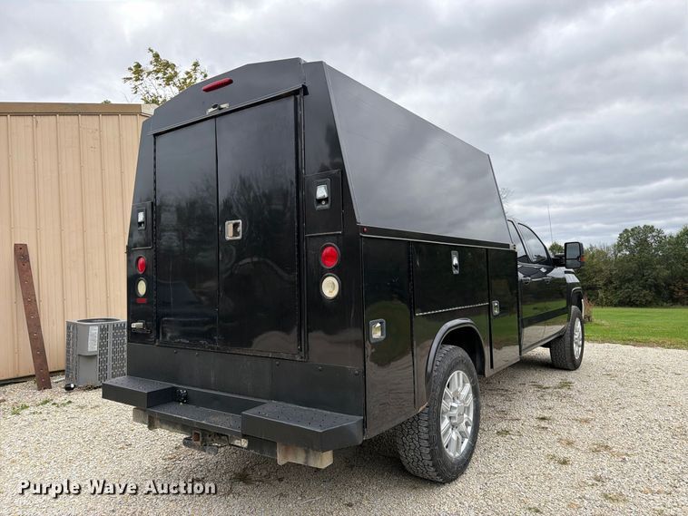 image for item DT3074 2016 GMC Sierra 3500HD Ext. Cab utility bed pickup truck