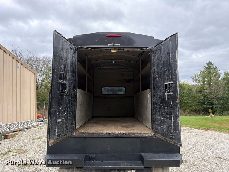 image for item DT3074 2016 GMC Sierra 3500HD Ext. Cab utility bed pickup truck