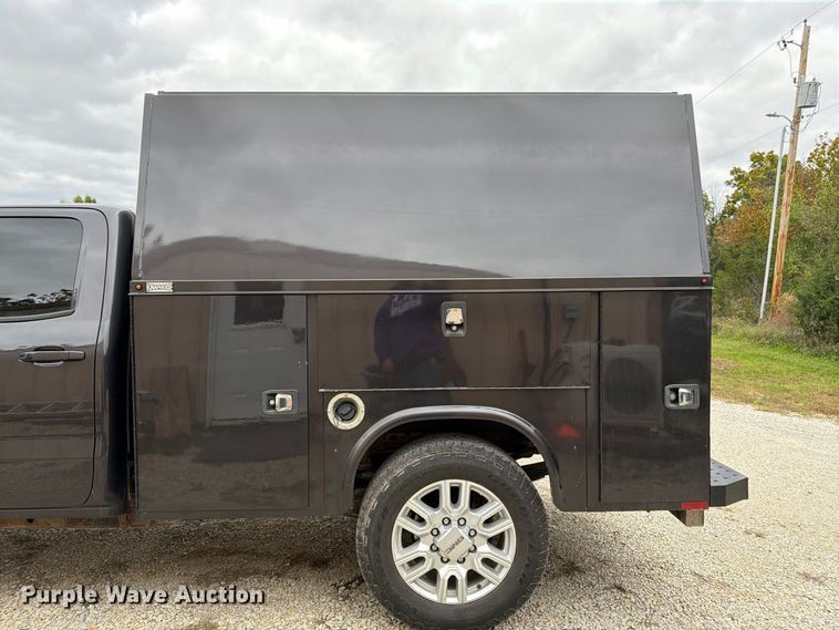 image for item DT3074 2016 GMC Sierra 3500HD Ext. Cab utility bed pickup truck