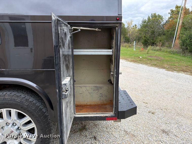 image for item DT3074 2016 GMC Sierra 3500HD Ext. Cab utility bed pickup truck